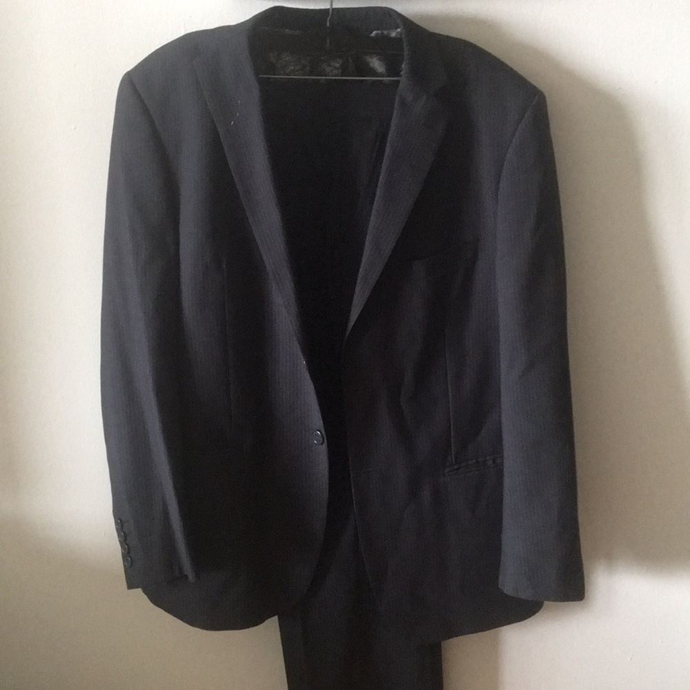Like new! Two piece suit - NON tailored